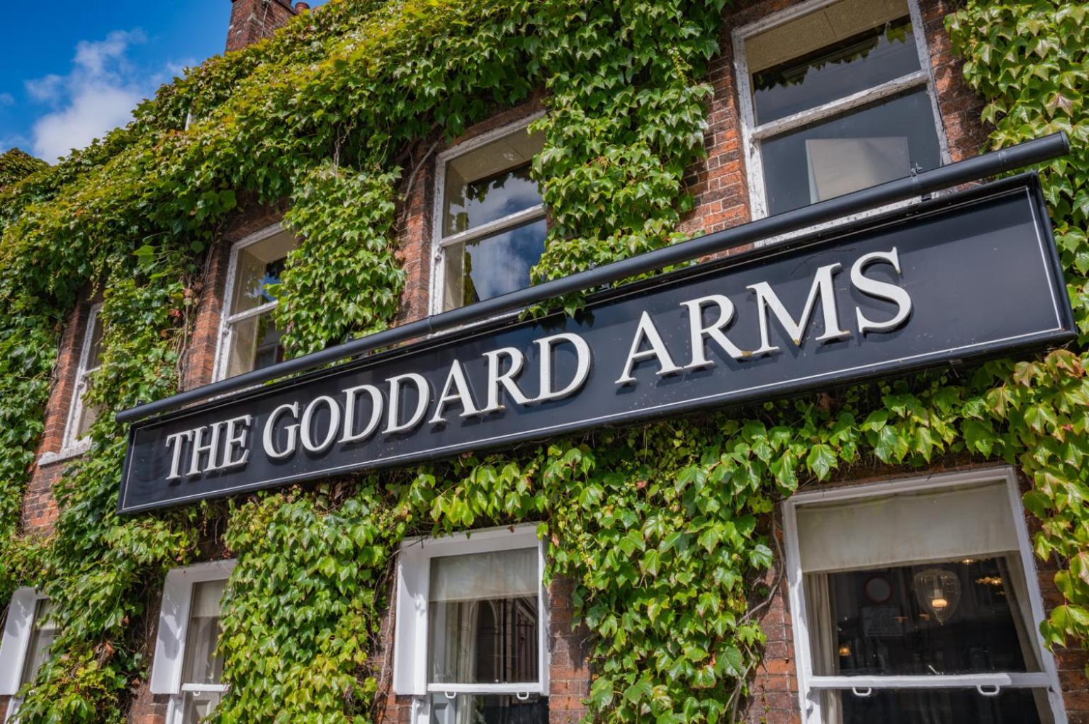 The Goddard Arms Hotel Swindon Bagian luar foto