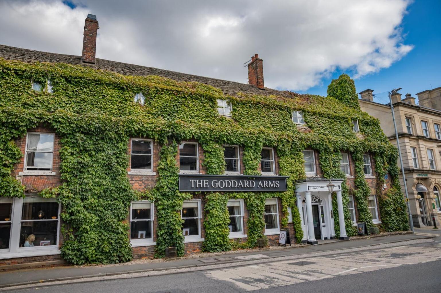 The Goddard Arms Hotel Swindon Bagian luar foto