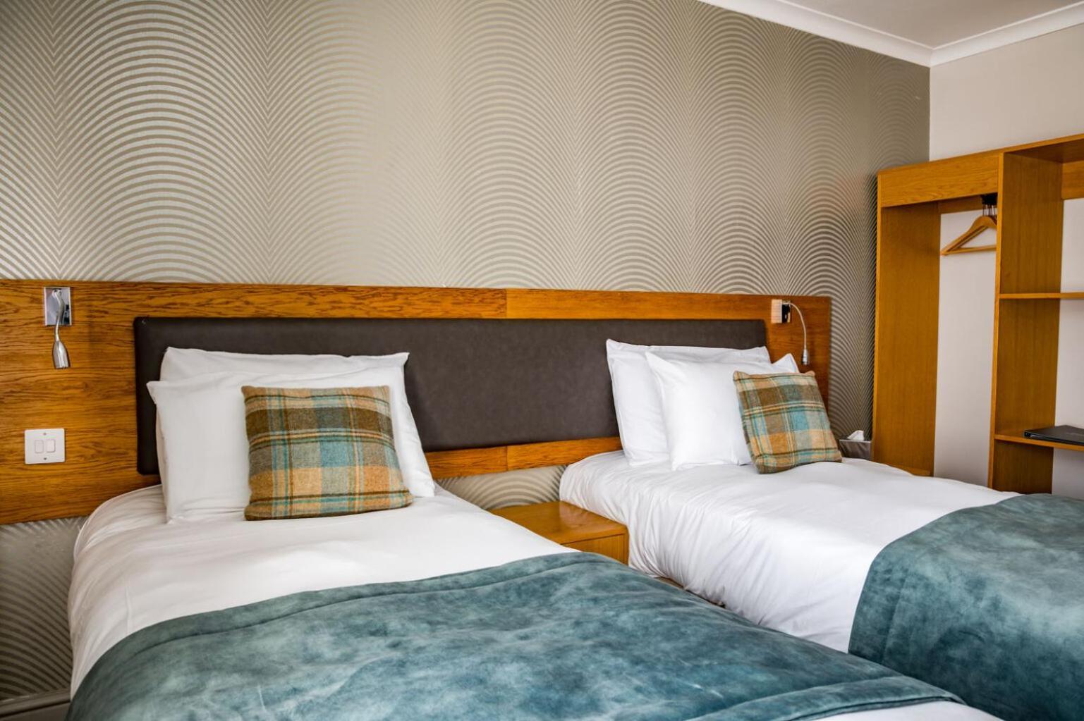 The Goddard Arms Hotel Swindon Bagian luar foto