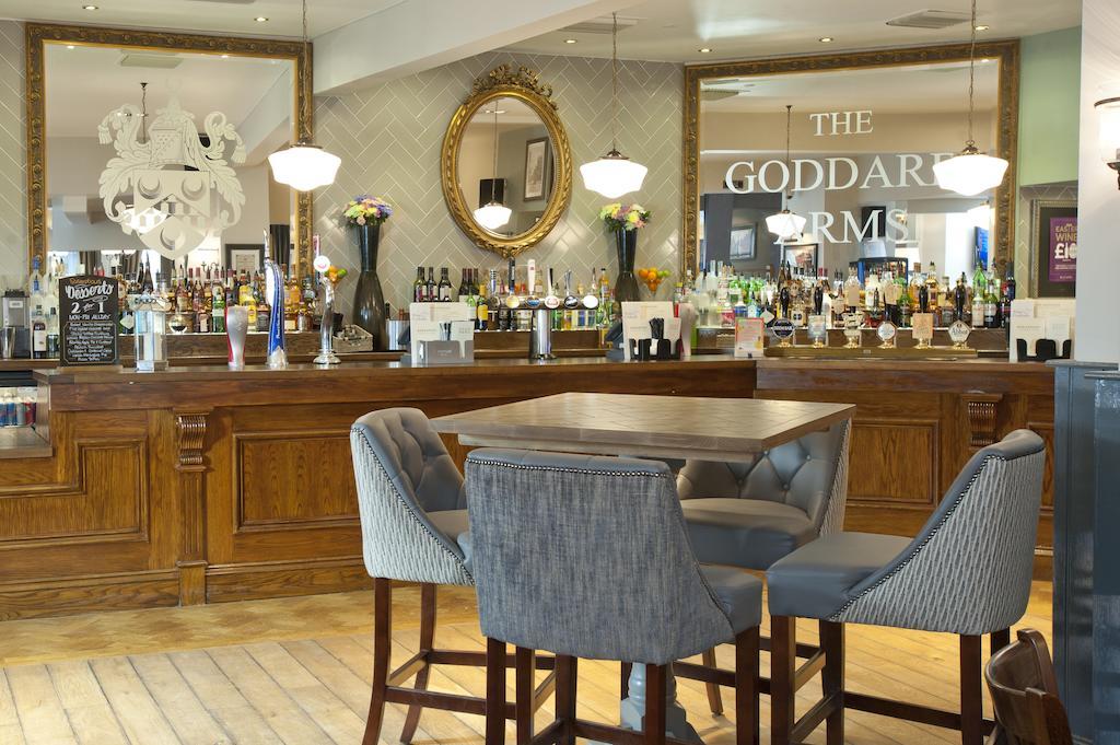 The Goddard Arms Hotel Swindon Bagian luar foto