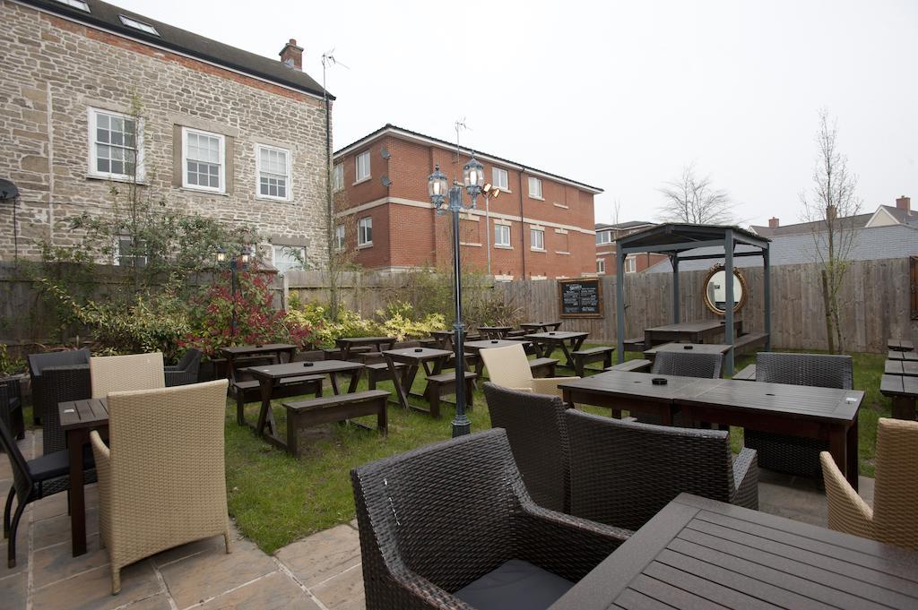 The Goddard Arms Hotel Swindon Bagian luar foto