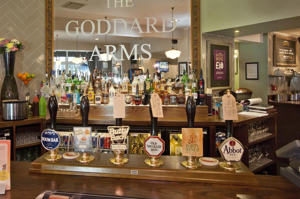 The Goddard Arms Hotel Swindon Bagian luar foto