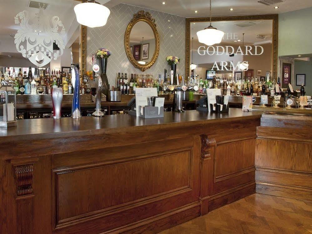 The Goddard Arms Hotel Swindon Bagian luar foto